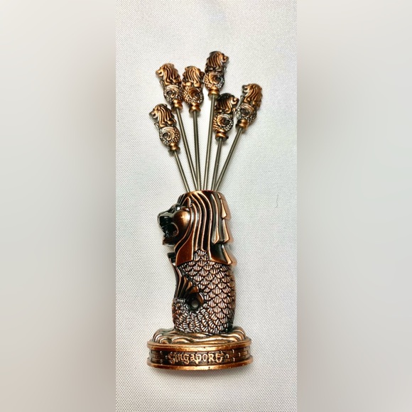 Appetizer Cocktail Forks Merlion Building Model of Singapore Crafts 5 Lion head - Picture 1 of 7